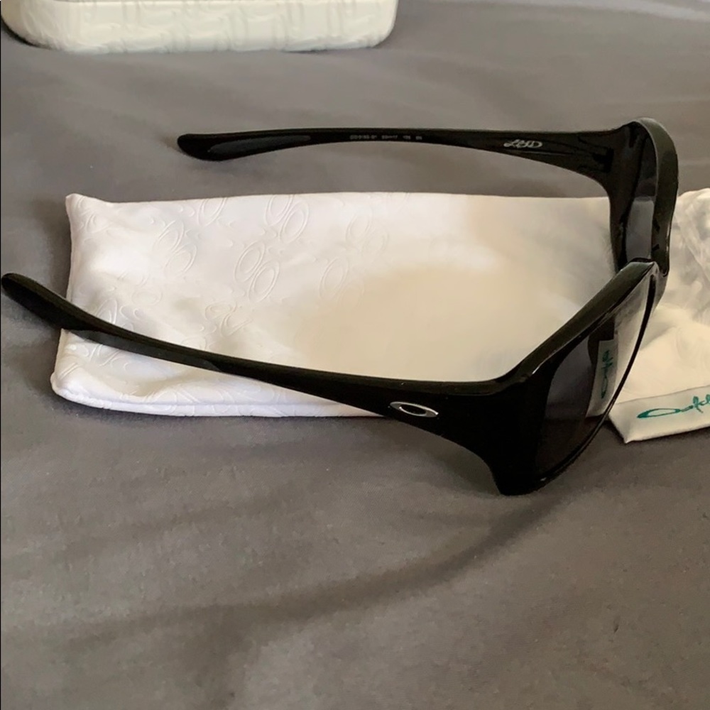 Oakley Women’s Sunglasses - Picture 2 of 3